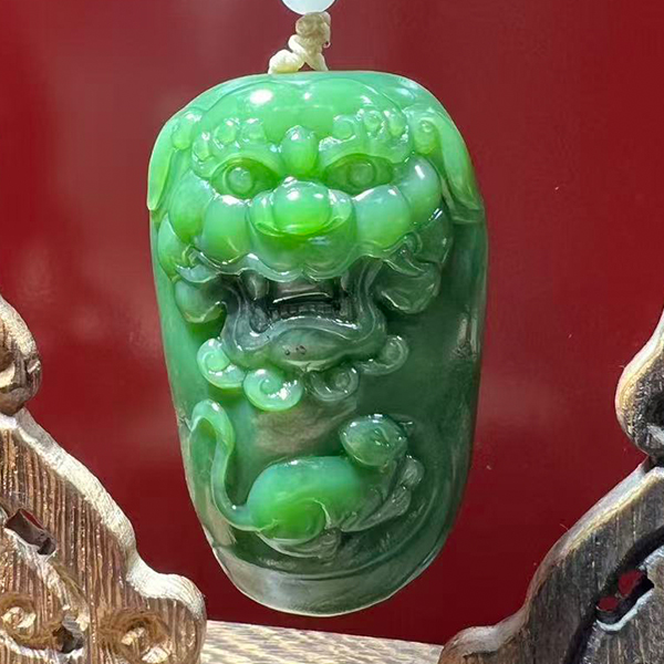 和田碧玉老料黑皮俏色貔貅手把件-摆件/把件-和田玉商城-新疆视窗