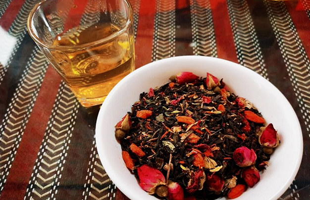 降温别怕！新疆这些“火”果泡茶，暖到骨子里...